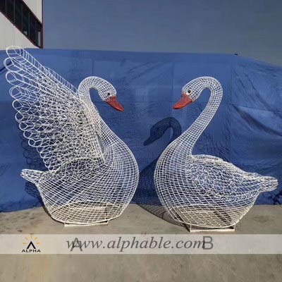 Metal wire swan sculpture STW-031