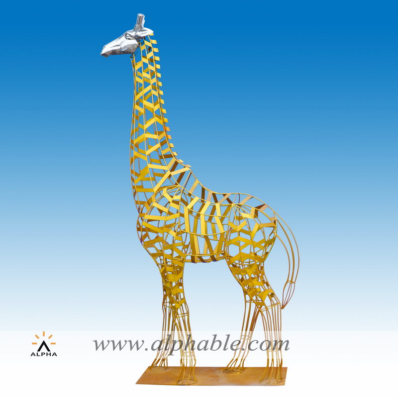Metal giraffe sculpture STL-044